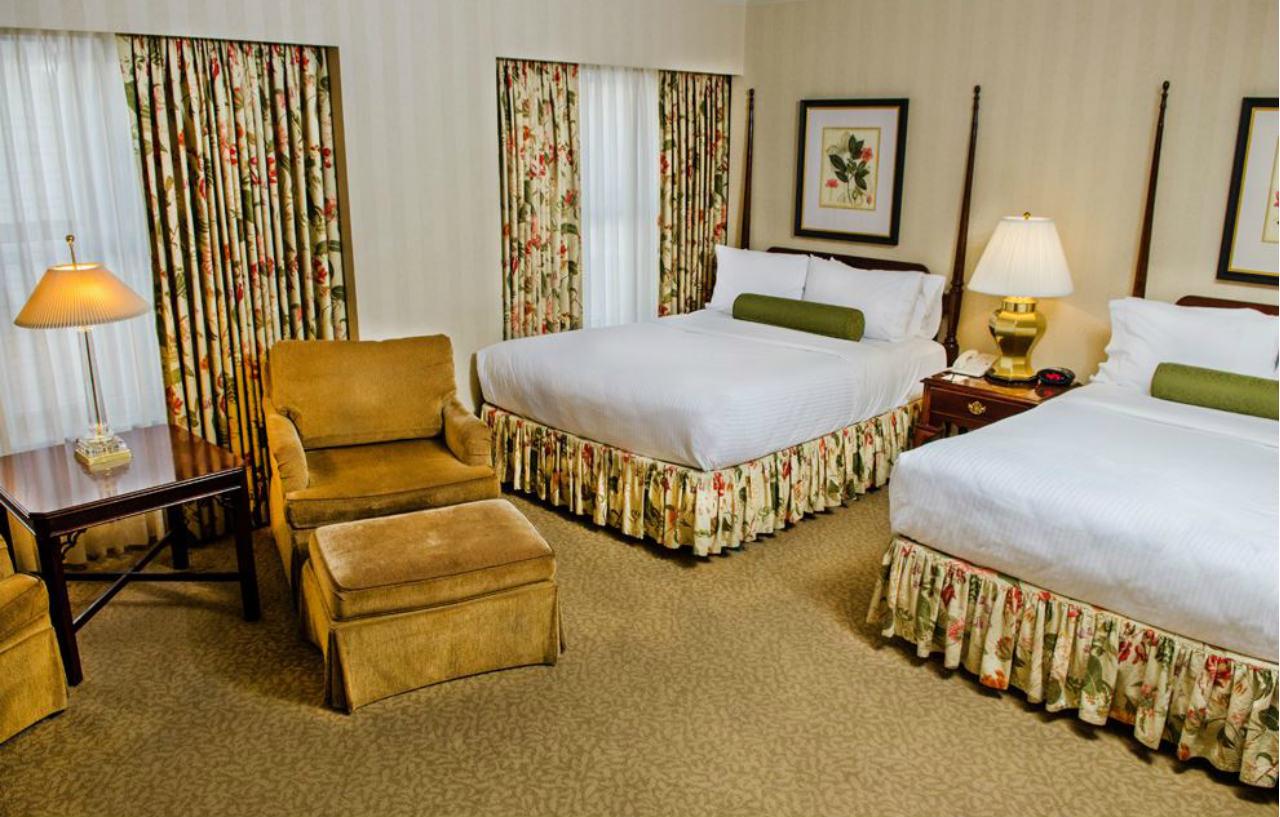 Mayflower Park 4*