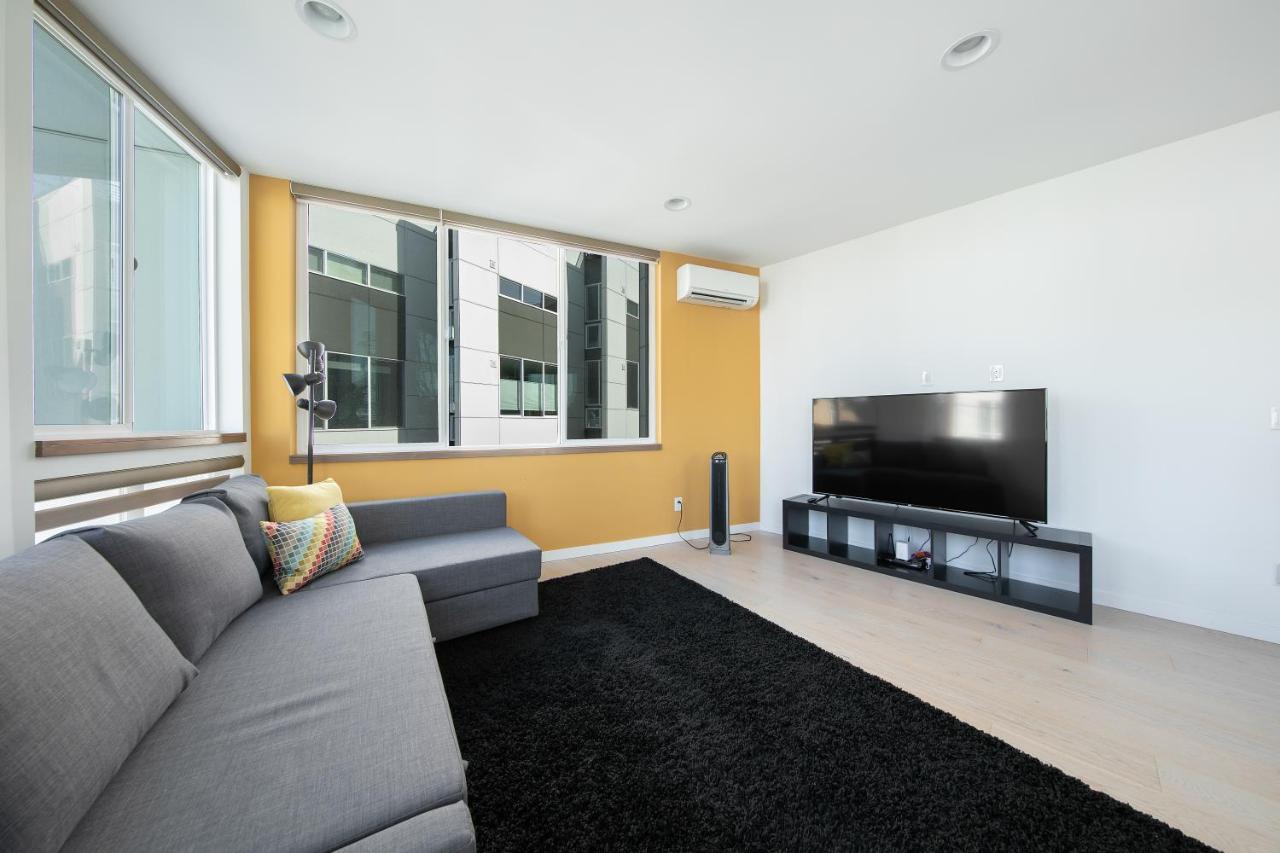 Apartment Modern Townhome In Seattle's District With Rooftop *