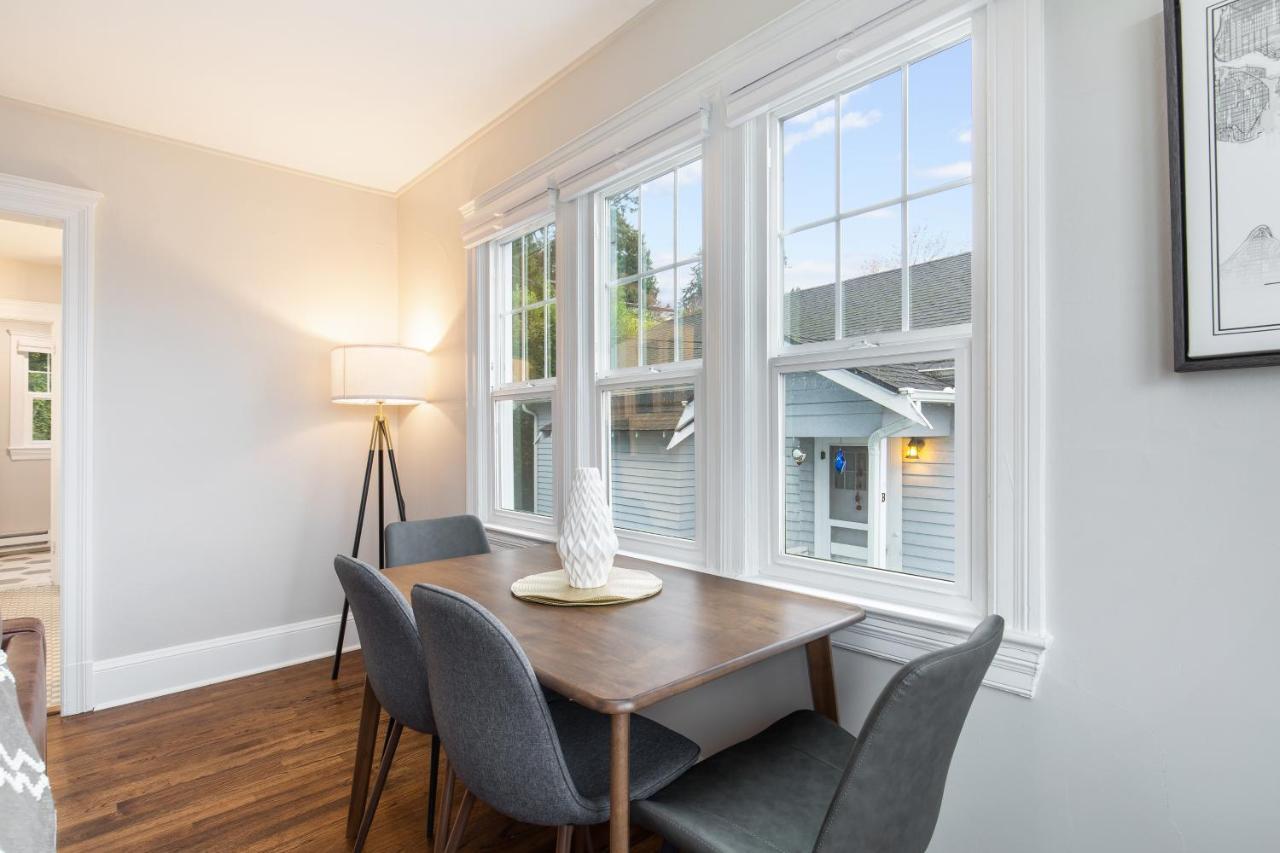 Alki Beach, 3br, Prime Location, Steps To Beach Holiday home Seattle