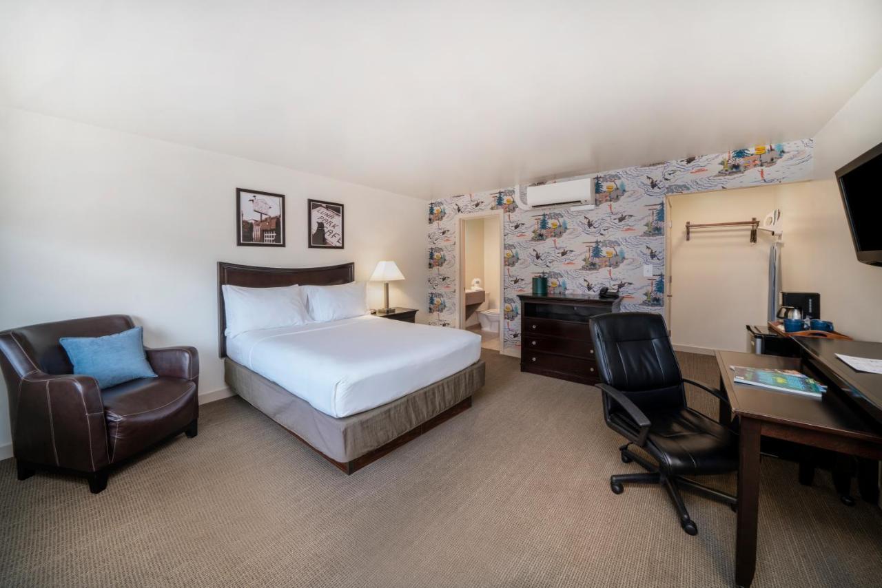 Motel The Grove West 2*