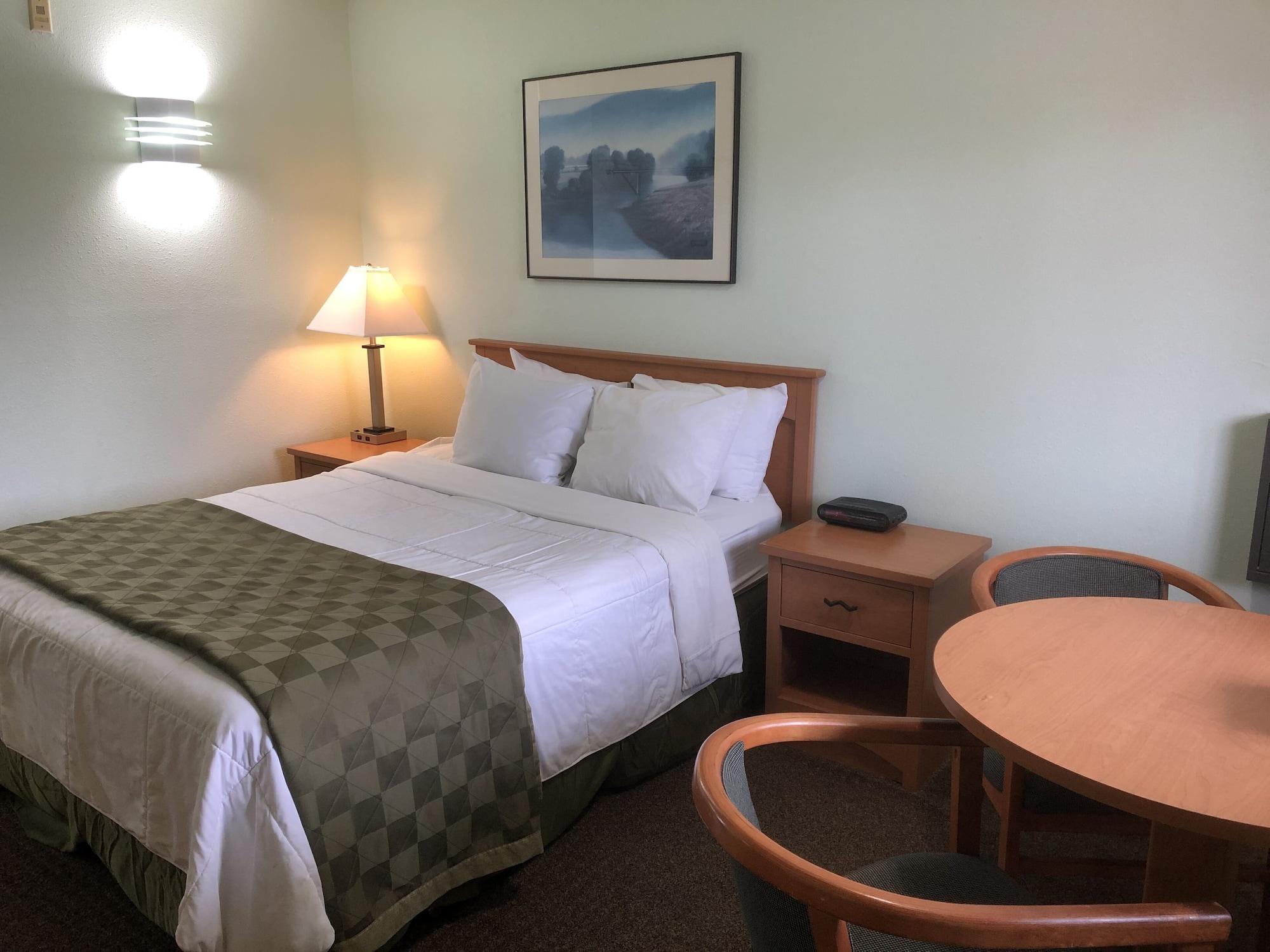 Travelodge By Wyndham North Of Downtown Motel