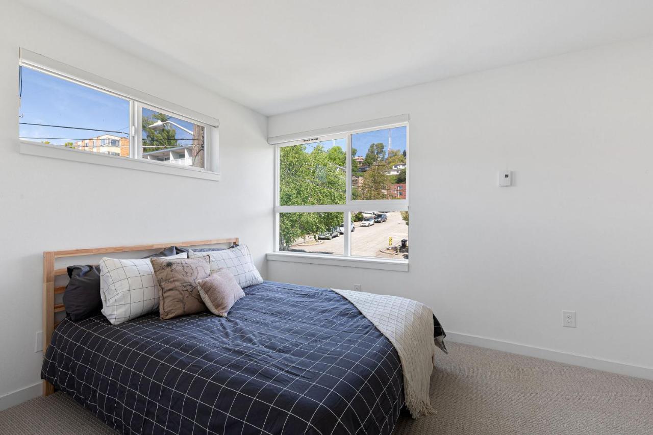 Deactivated- Rooftop Patio With Grill 2br 3ba Central, Walkable Location Seattle