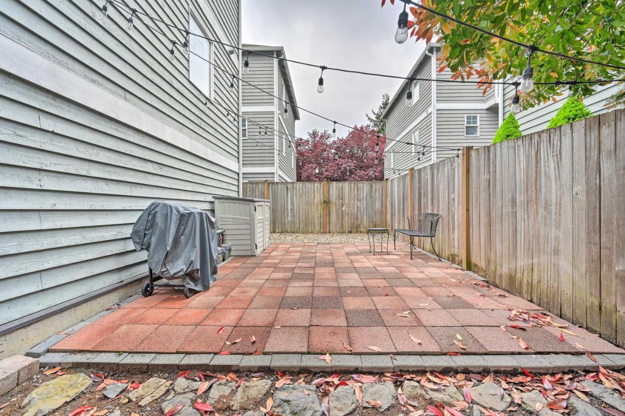 Pet-friendly Townhome Less Than 1 Mile To Lake! Holiday home