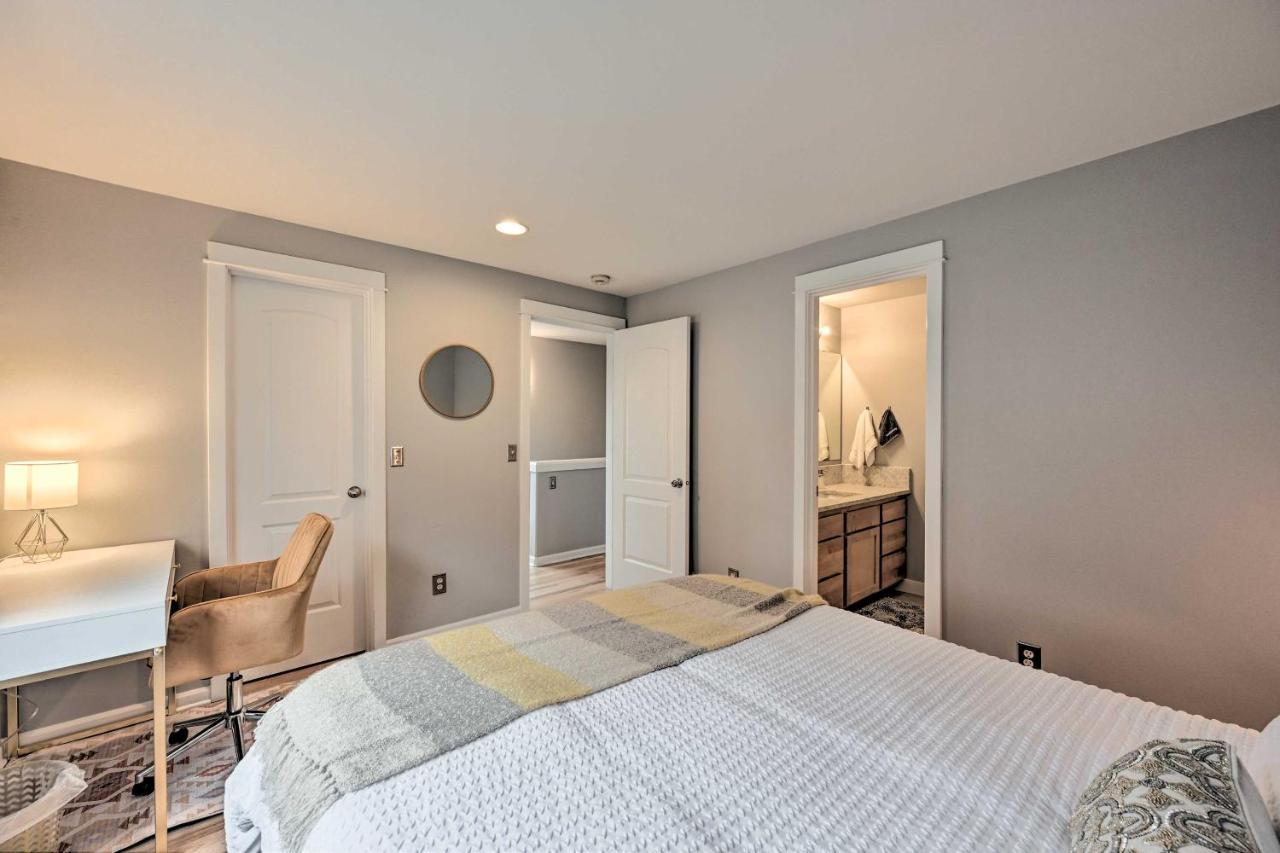 Holiday home Pet-friendly Townhome Less Than 1 Mile To Lake! Seattle