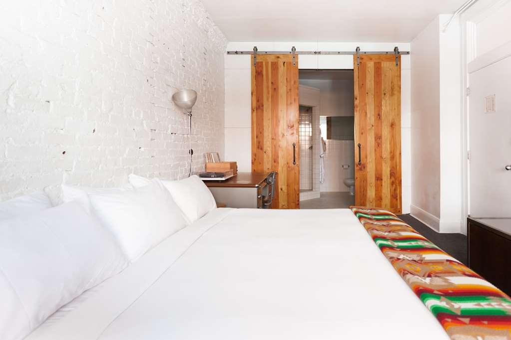 Hotel Ace