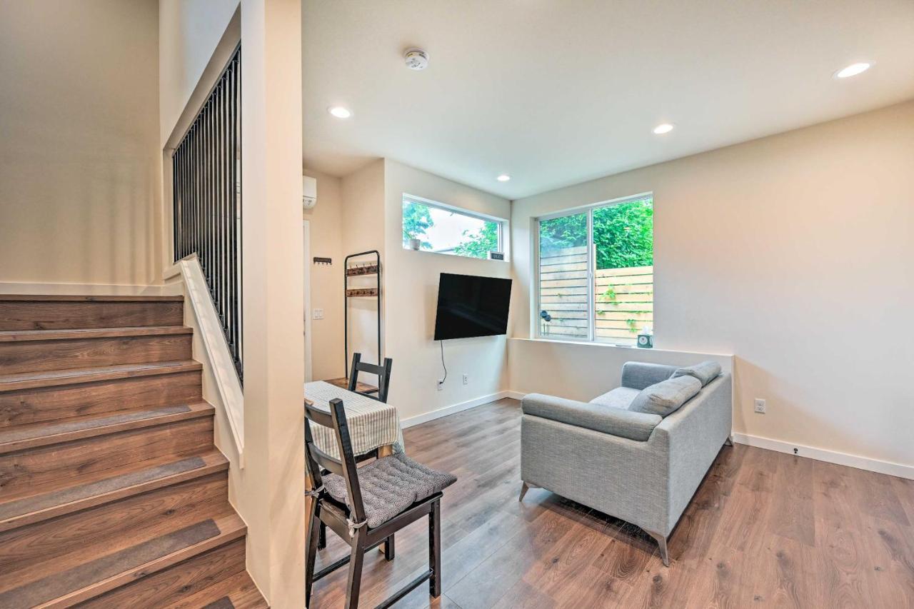 Holiday home Townhome Rooftop Deck Less Than 7 Mi To Dtwn *
