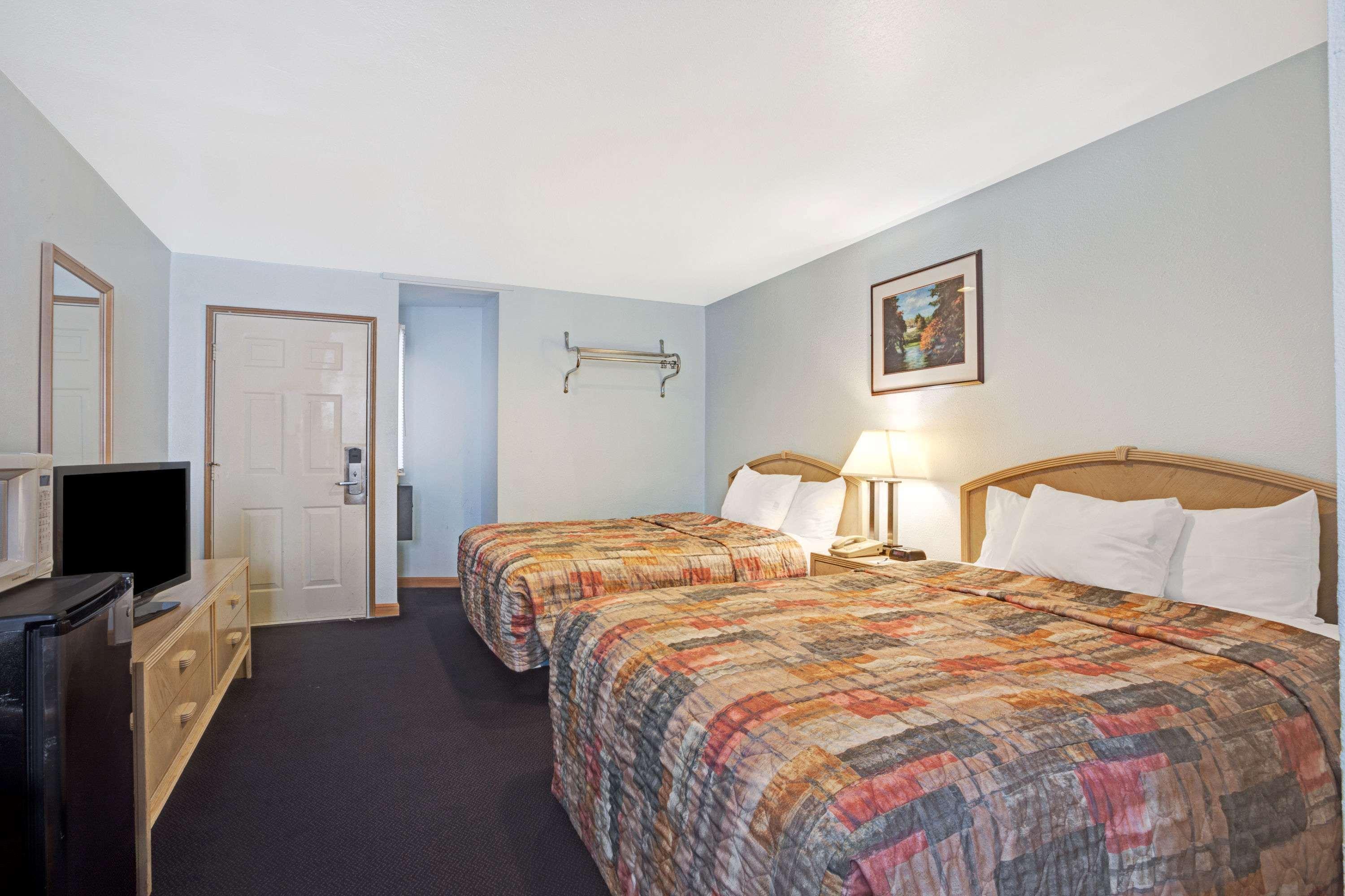 Motel Travelodge By Wyndham North Of Downtown 2*