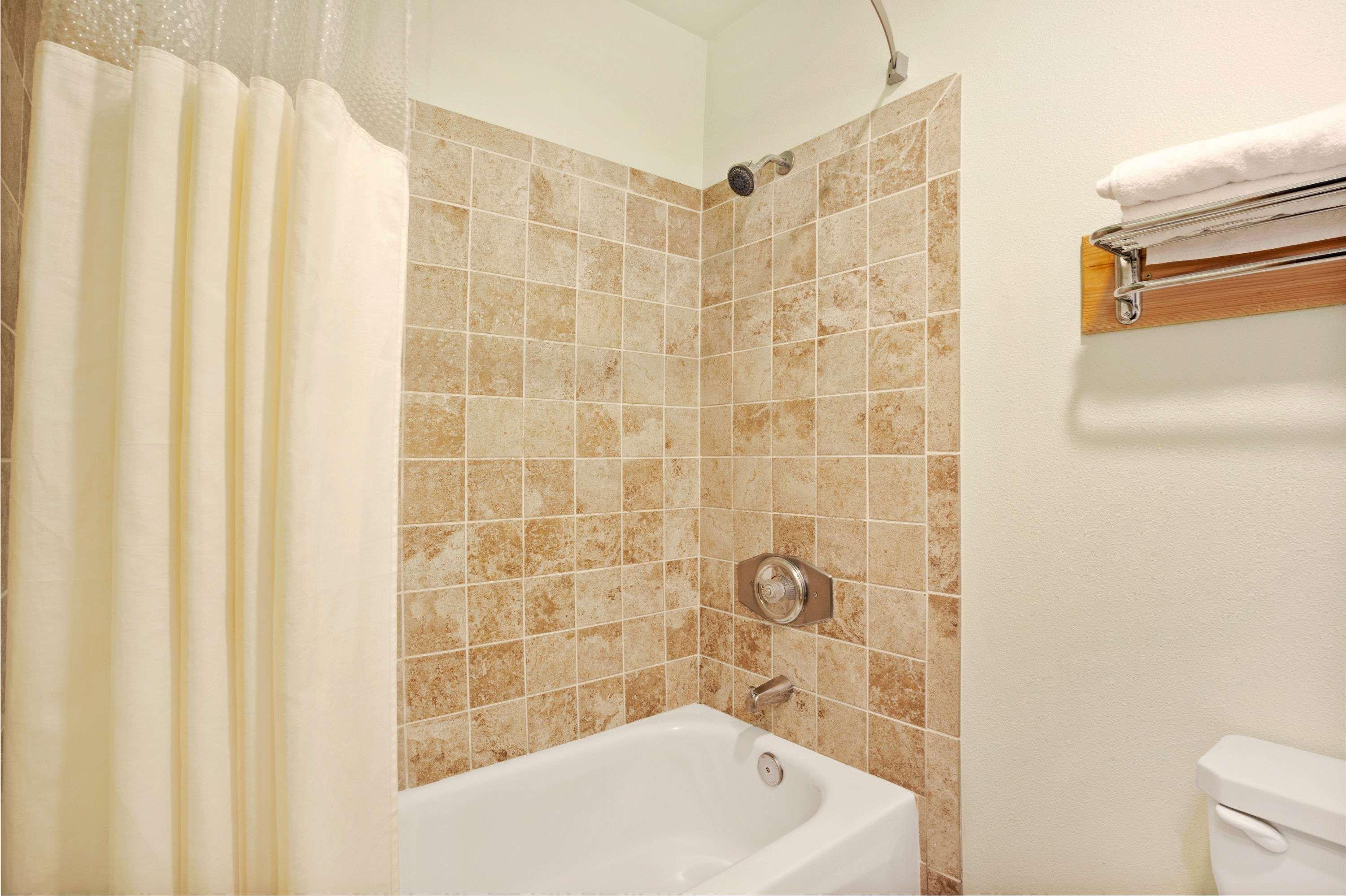 Travelodge By Wyndham North Of Downtown Seattle