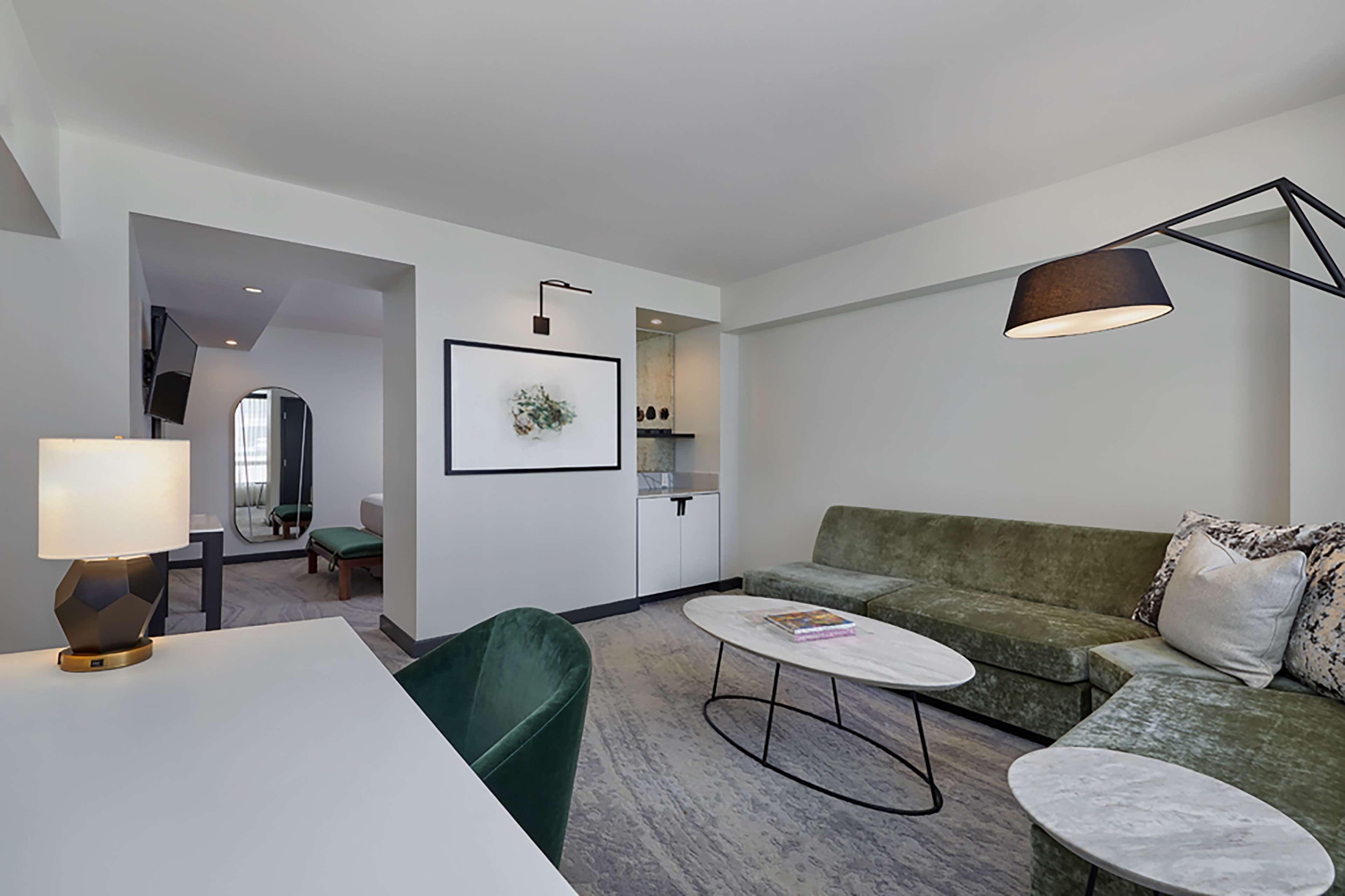 Hotel 1000, Lxr & Seattle