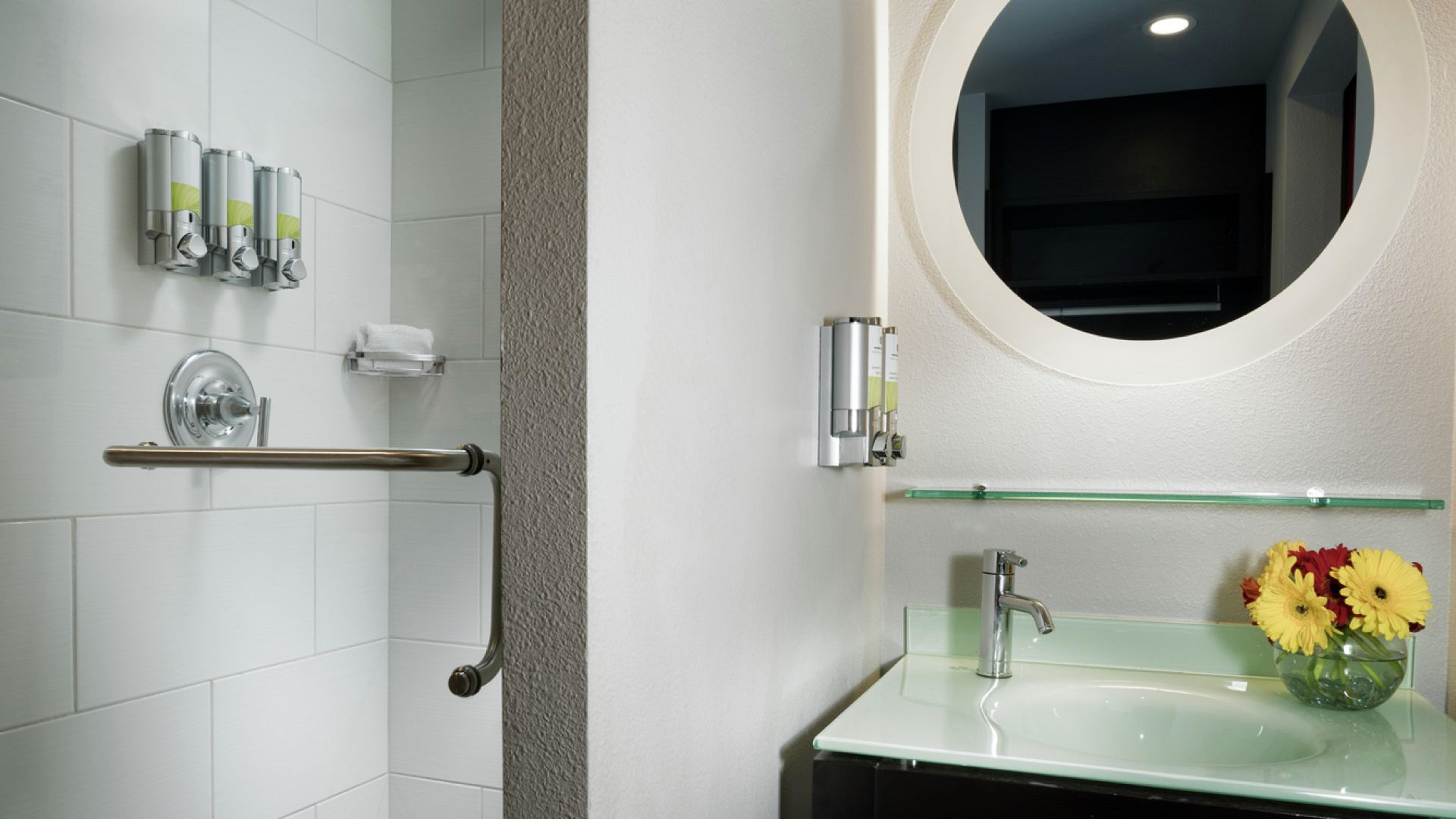 Staypineapple, Five, Downtown 3*