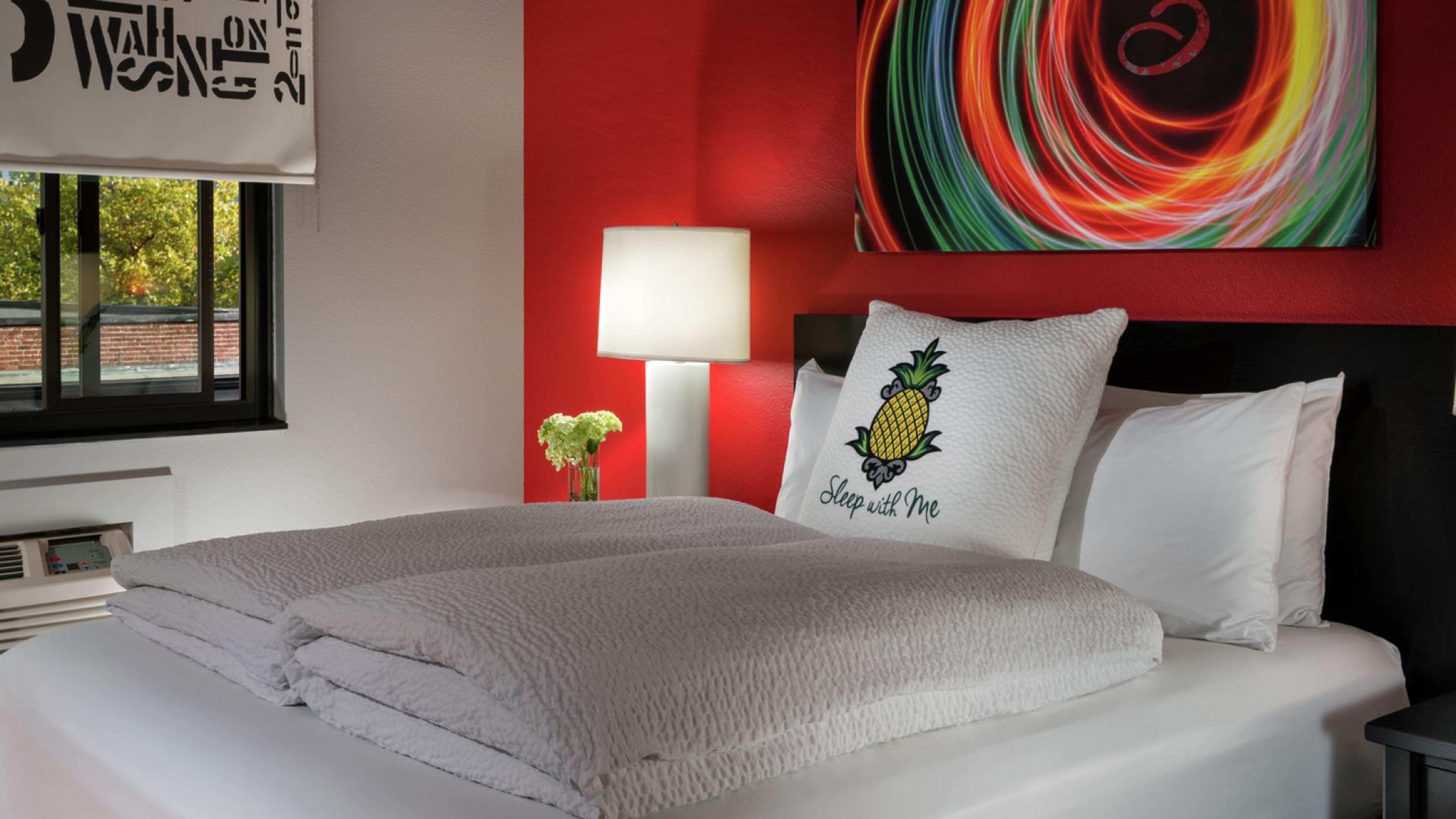 Hotel Staypineapple, Five, Downtown
