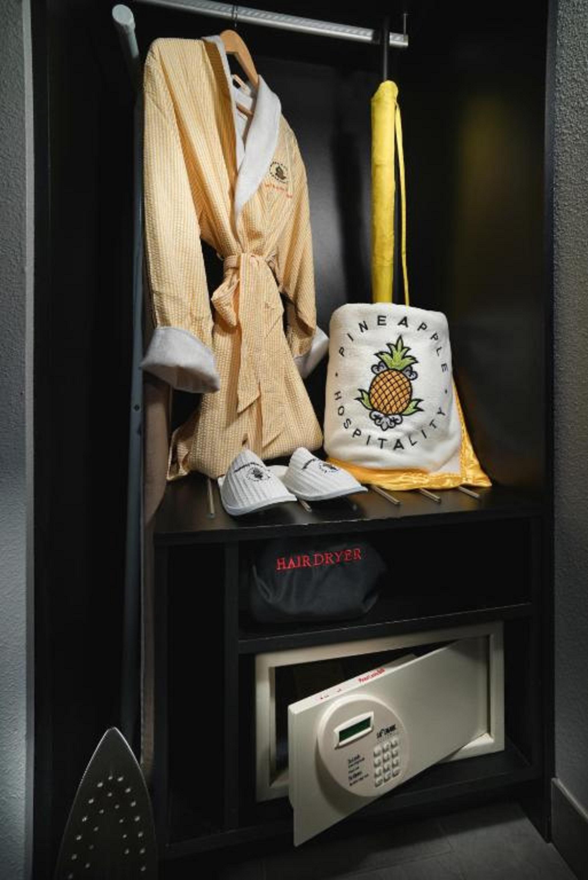 Staypineapple, Five, Downtown Hotel 3*