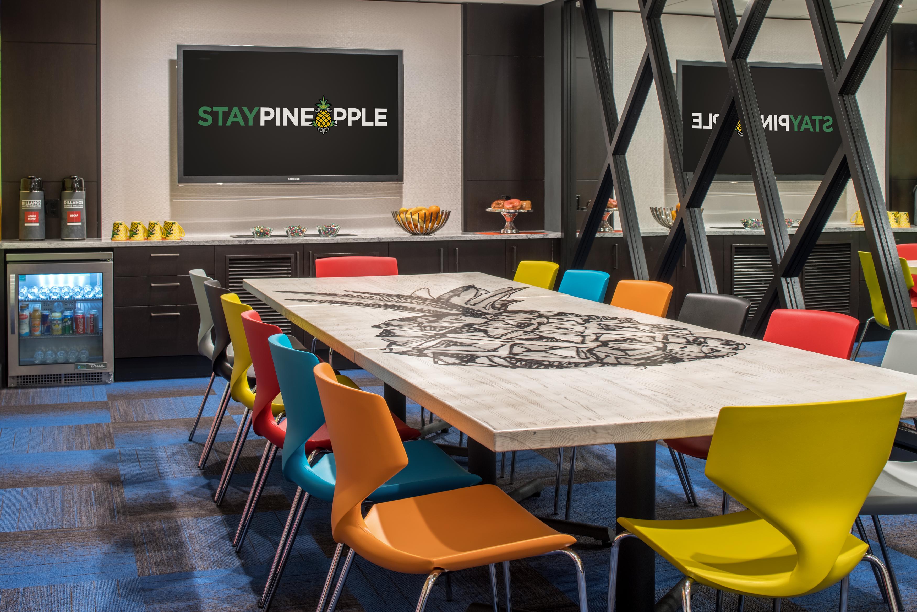 Hotel Staypineapple, Five, Downtown 3*