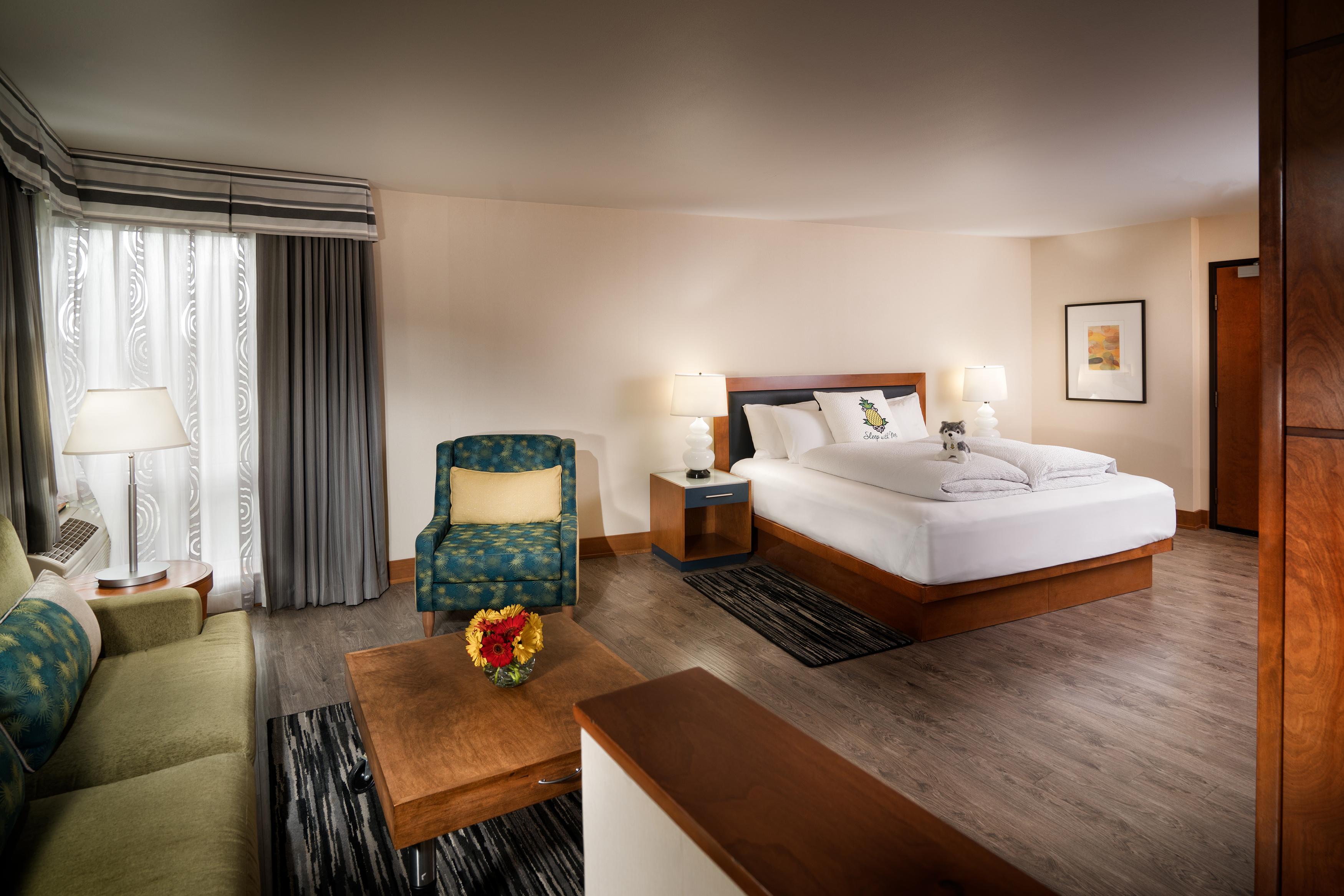 Staypineapple, Watertown Hotel, District 3*
