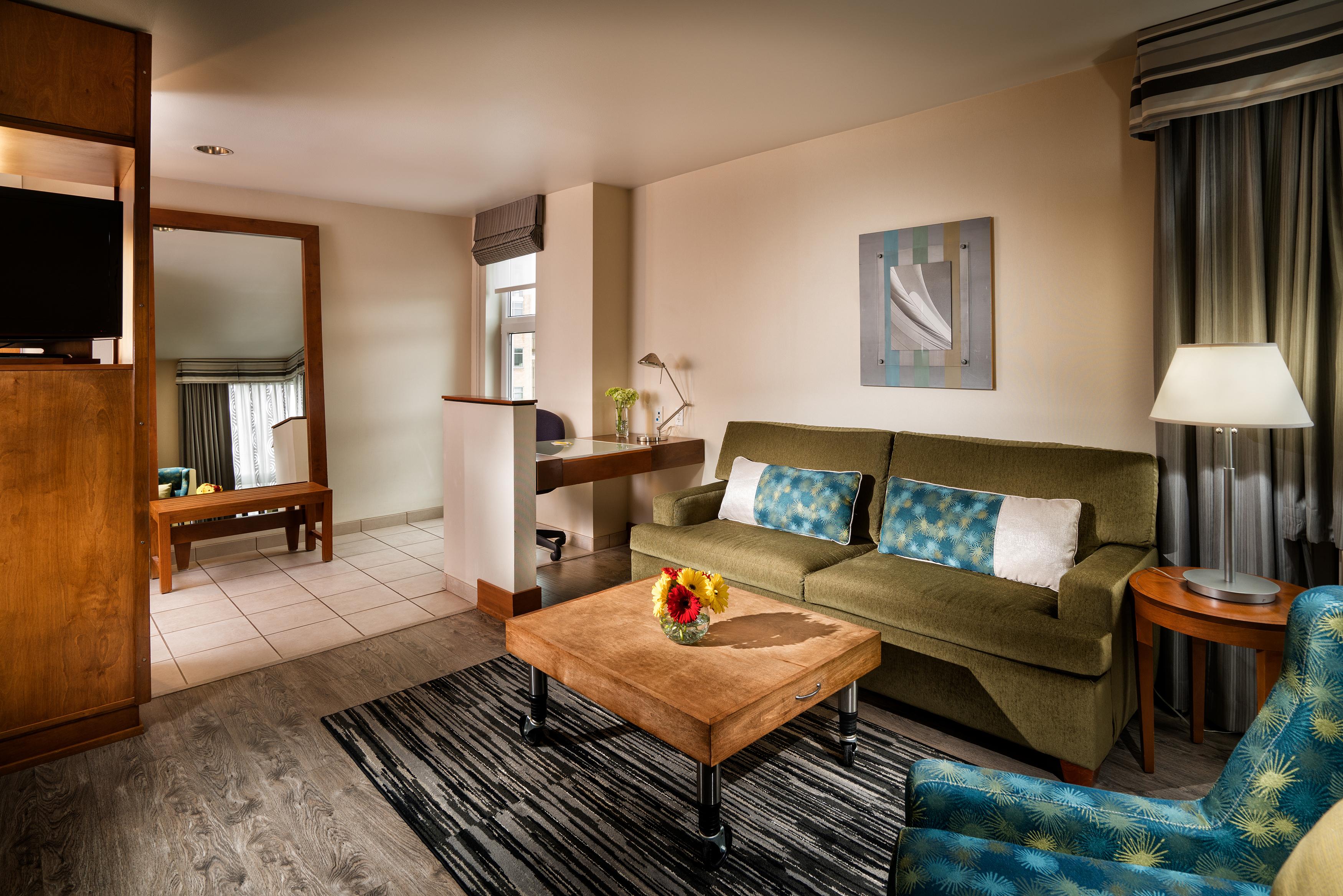 Staypineapple, Watertown Hotel, District 3*