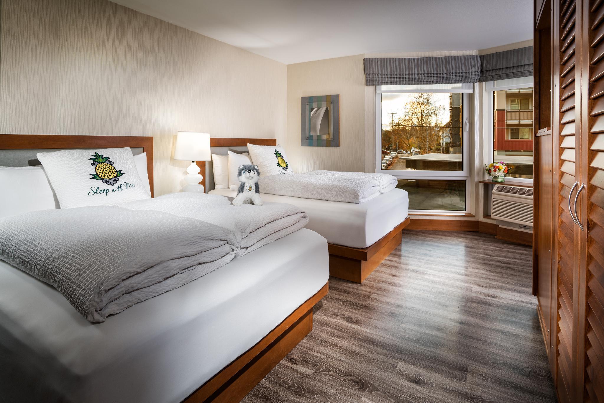 Staypineapple, Watertown Hotel, District Hotel 3*