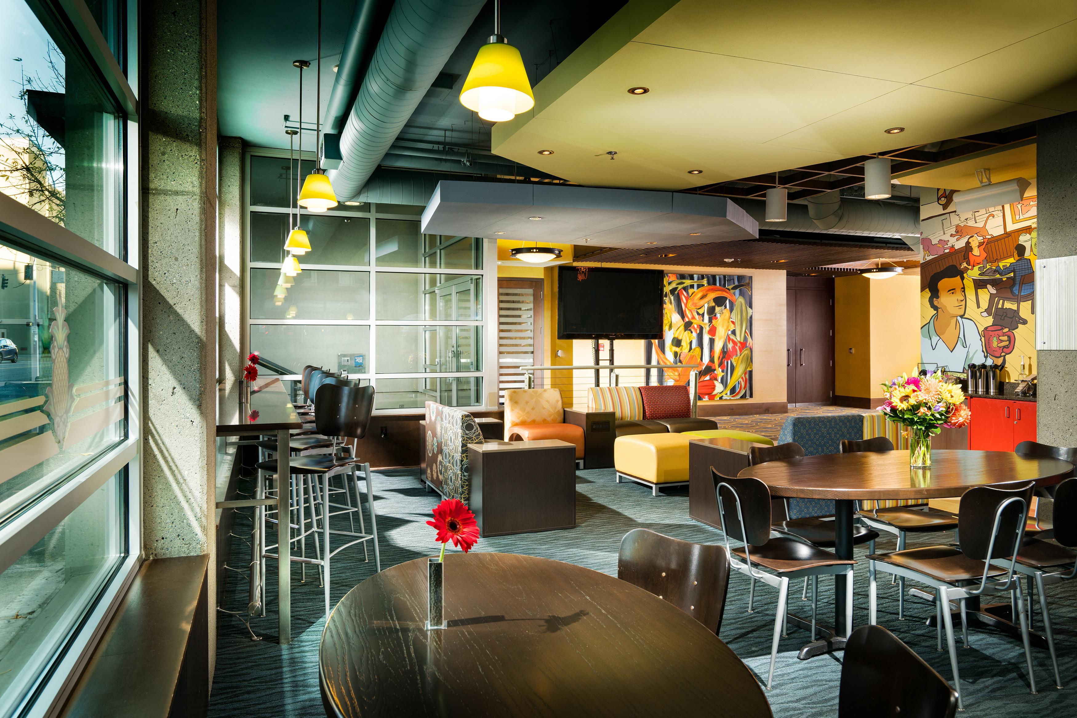 Staypineapple, Watertown Hotel, District 3*