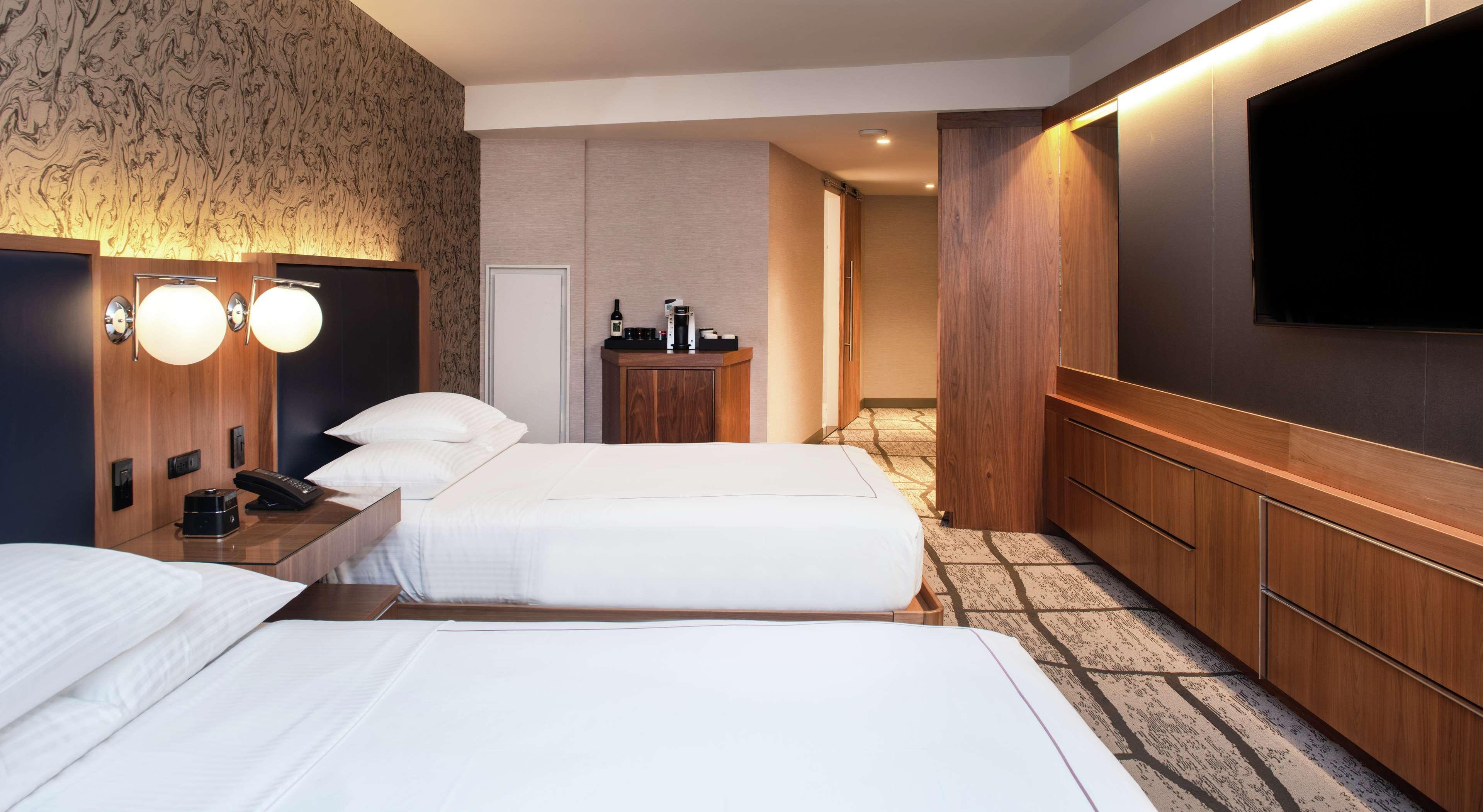 The Charter Seattle, Curio Collection By Hilton
