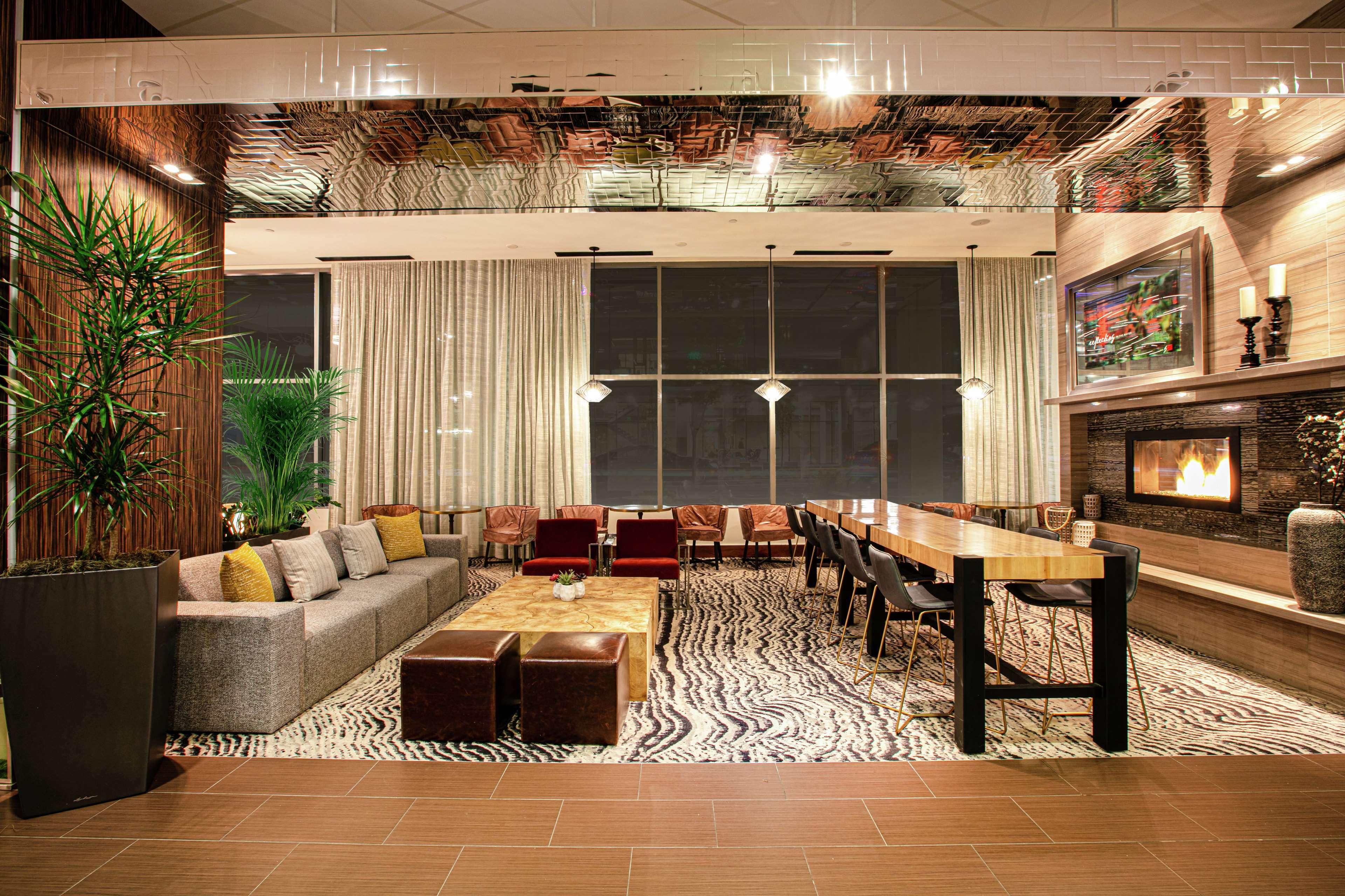 Hilton Garden Downtown Hotel 4*