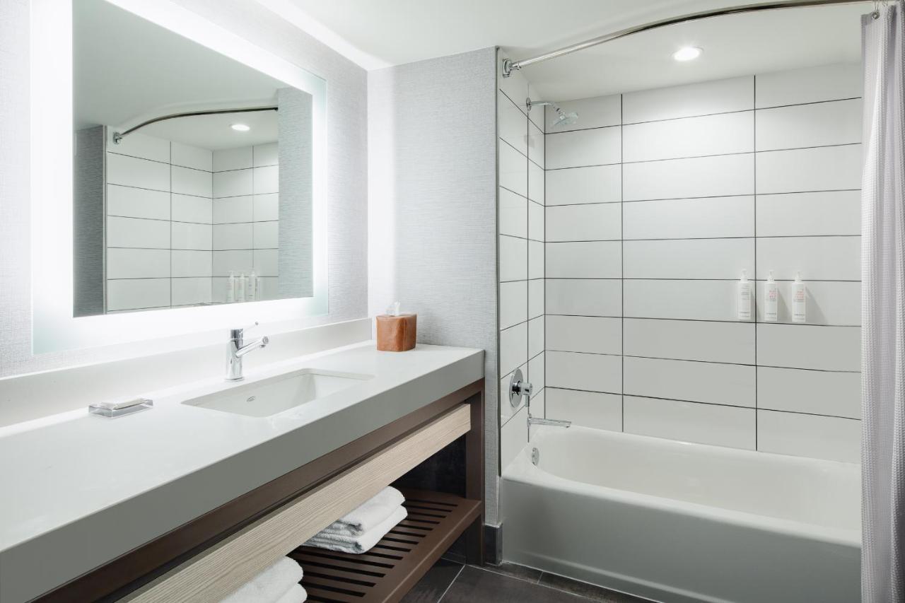 Marriott Waterfront 4*
