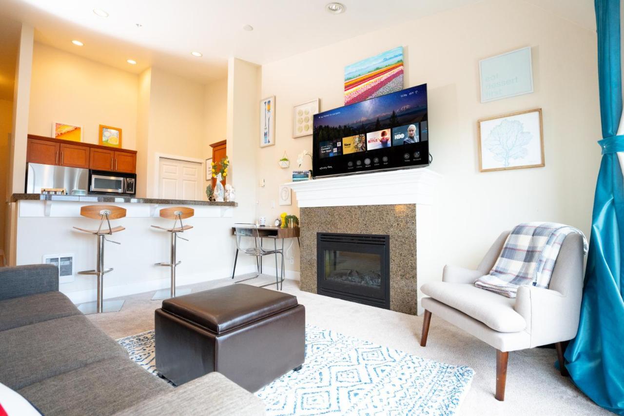 Floor Water View Oasis Near Space Needle & Cruise Apartment *