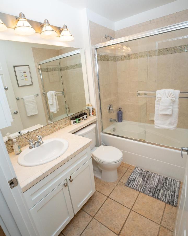Floor Water View Oasis Near Space Needle & Cruise Apartment