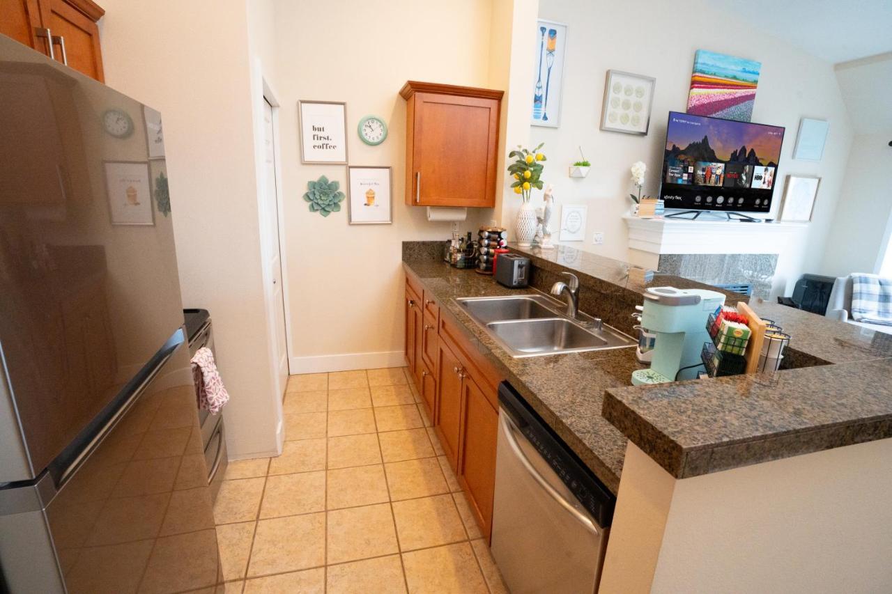 Floor Water View Oasis Near Space Needle & Cruise Apartment