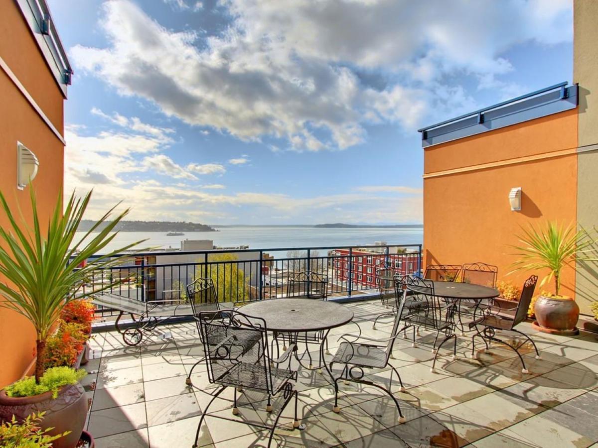 Water View Oasis With Pool & Gym Near Cruise In Heart Of Apartment