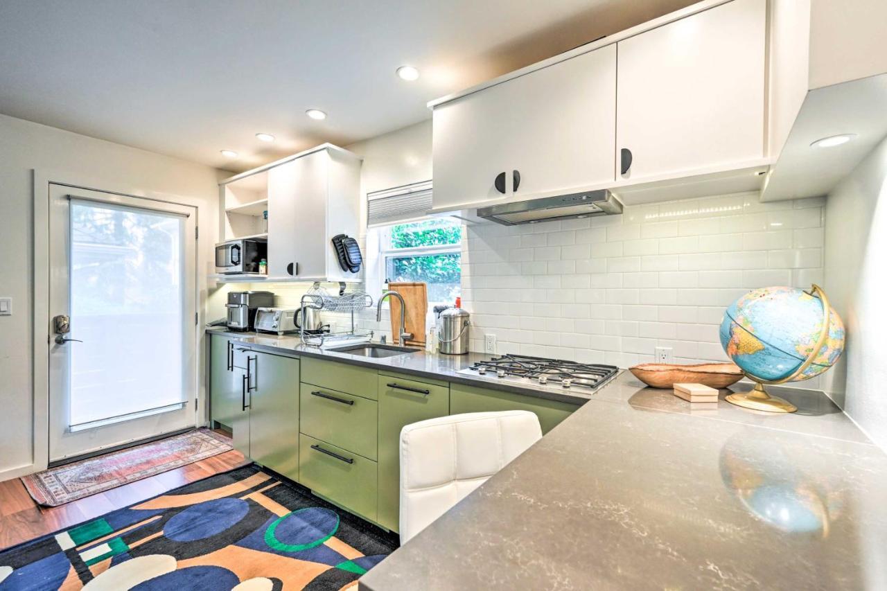 Quaint Retreat 2 Mi To Capitol Hill! Apartment