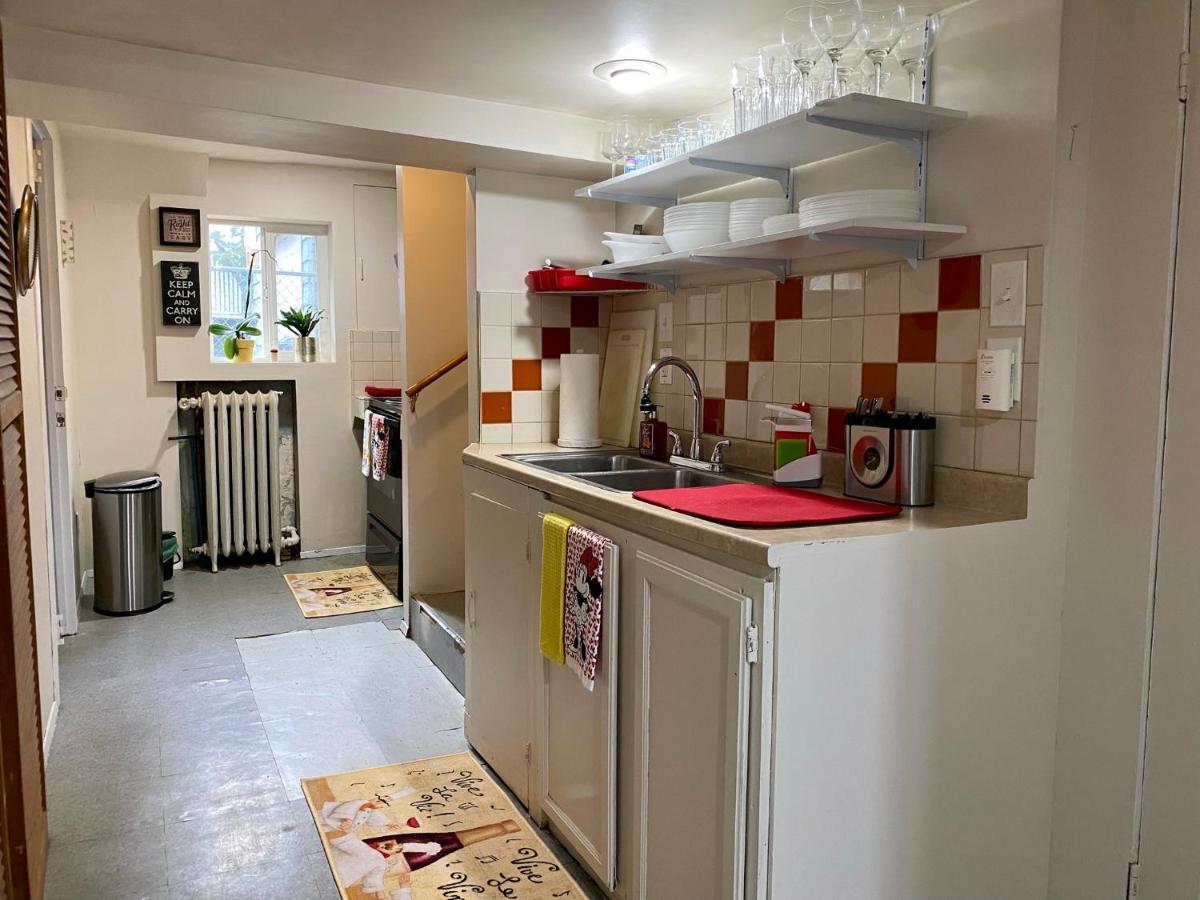 Private With Shared Bathroom Near Airport And Downtown Homestay *