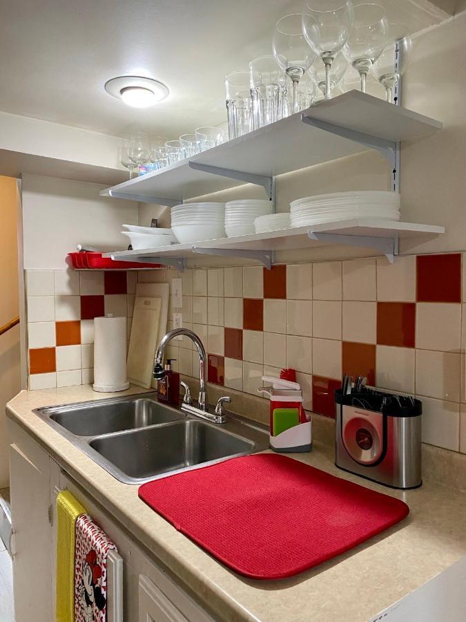 Homestay Private With Shared Bathroom Near Airport And Downtown