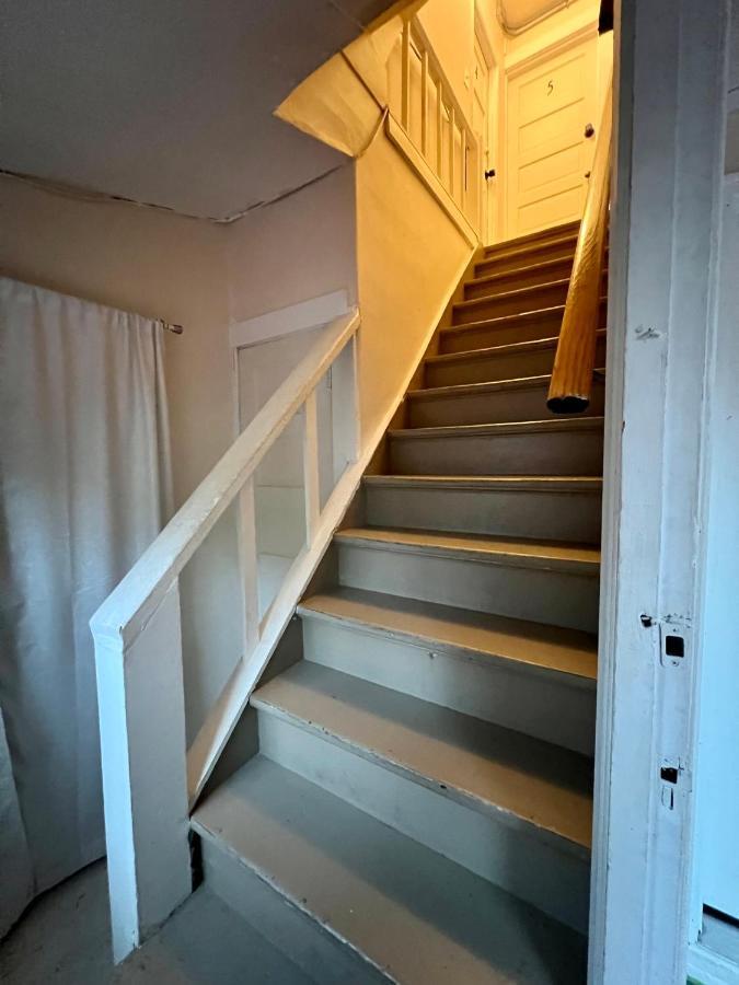Private With Shared Bathroom Near Airport And Downtown