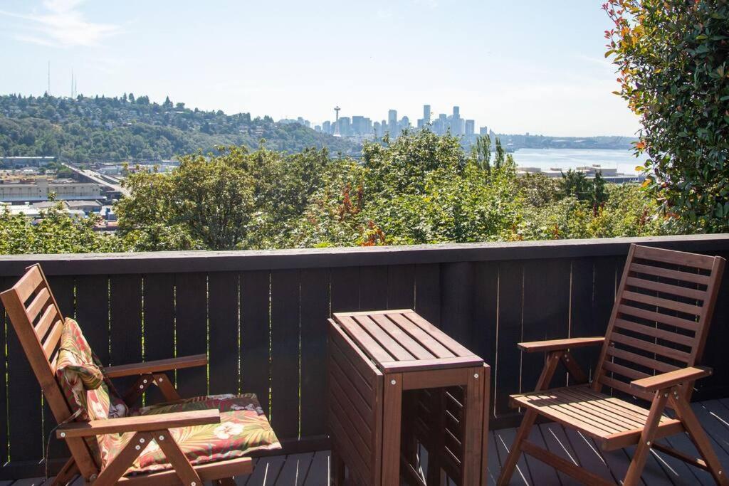 Holiday home Flo's Old Lookout Seattle