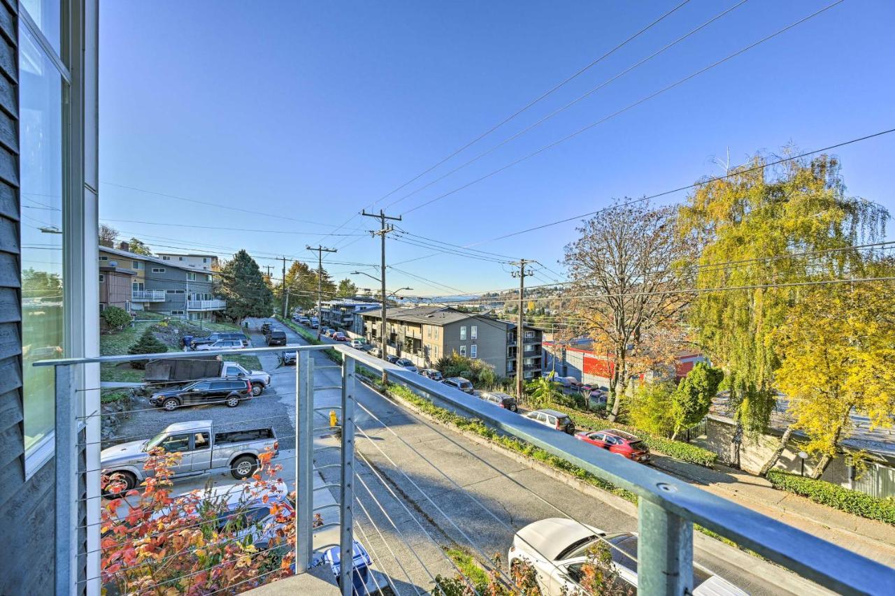 Holiday home Sleek With Rooftop Patio And Views! *