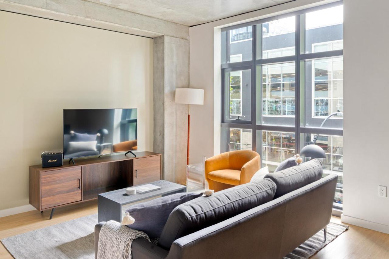 Downtown 1br W Gym Wd Bbq Nr Dining Shops Sea-398