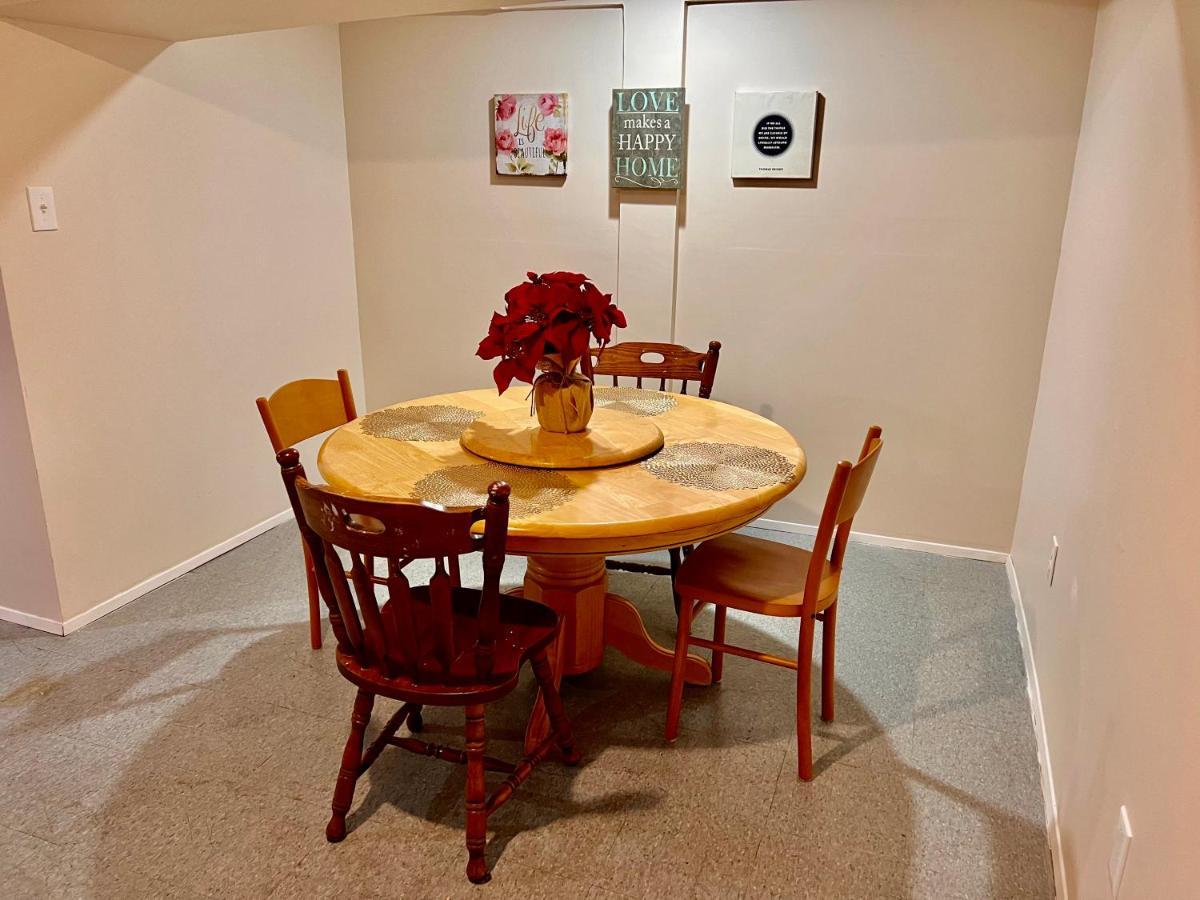 Private With Shared Bathroom Near Airport And Downtown Homestay *