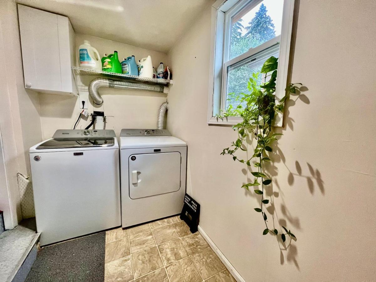 Private With Shared Bathroom Near Airport And Downtown * Seattle