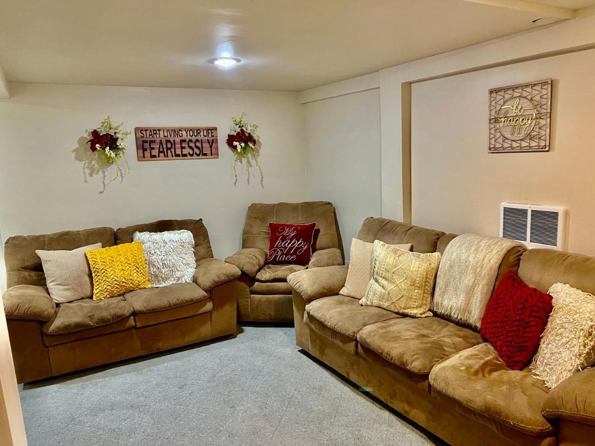 Private With Shared Bathroom Near Airport And Downtown Homestay *