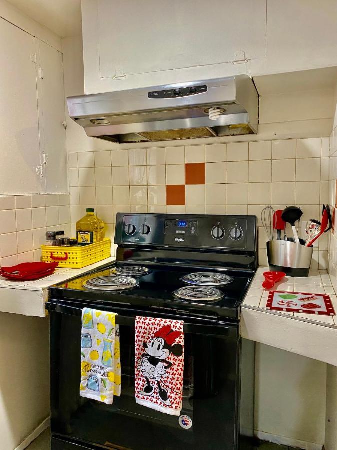 Private With Shared Bathroom Near Airport And Downtown *