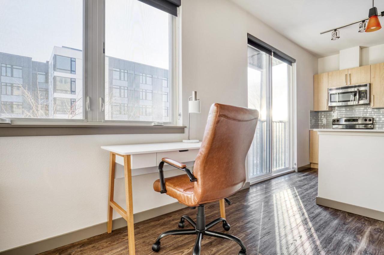 Ballard 2br W Gym Yoga Nr Farmers Mkt Sea-271 *