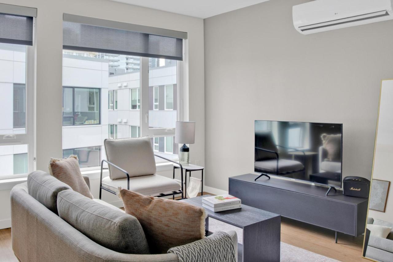 S Union 1br W Gym Wd Nr Waterfront Sea-380