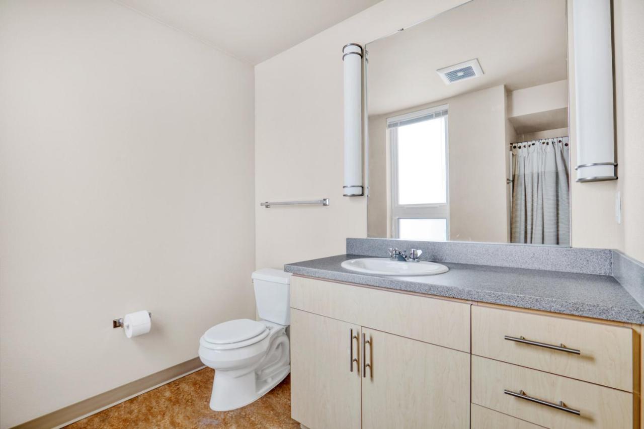 Queen Anne 1br W Gym Wd Lounge Roof Sea-308 * Seattle