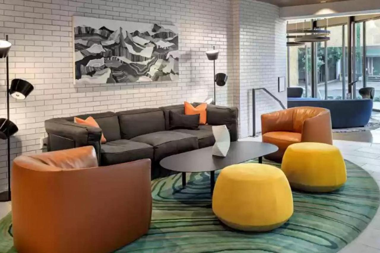 S Union 1br W Gym Wd Nr Waterfront Sea-380 Seattle