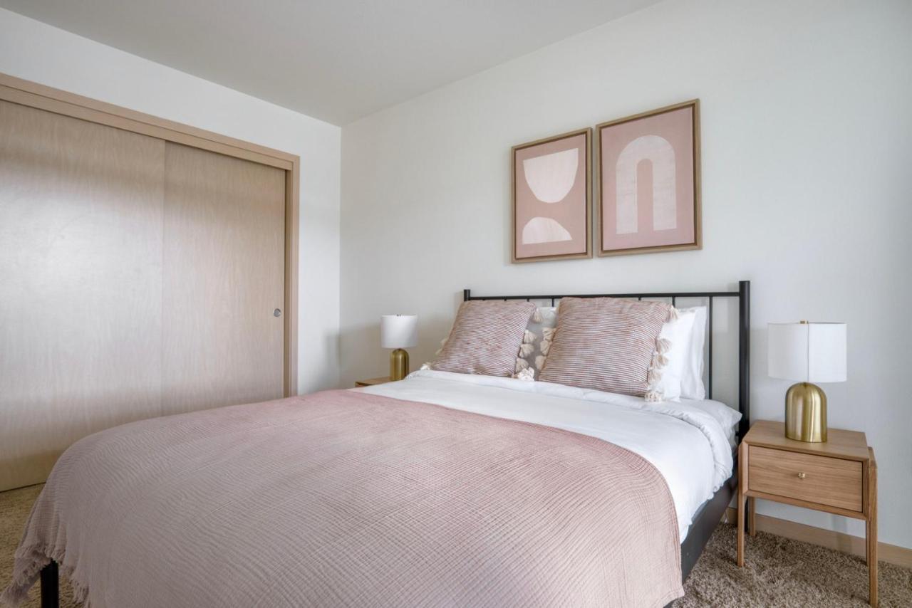 Wallingford 1br W Lounge Pets Nr 99 I-5 Sea-559 Apartment