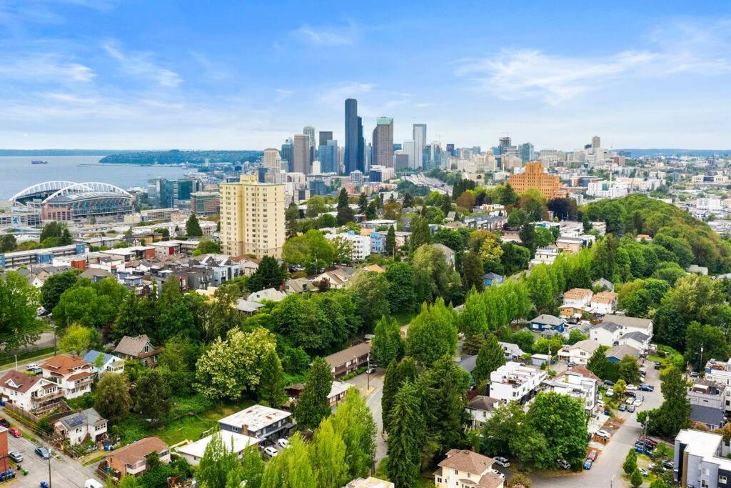 Cloud 2br Prime Location Seattle