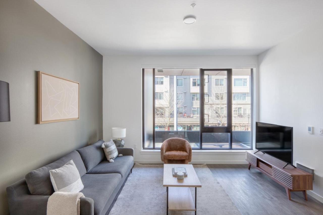 District 1br W Gym Bbq Nr Downtown Sea-549 *