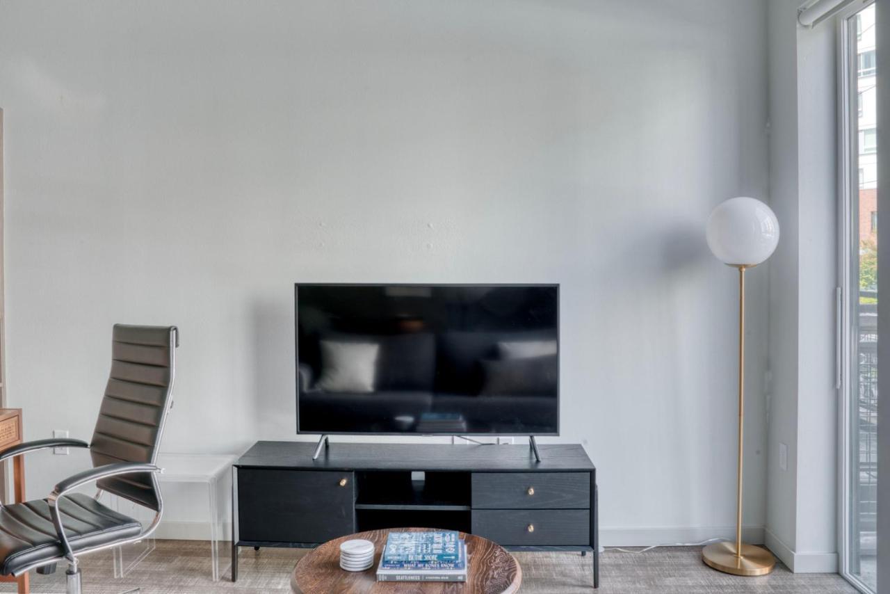First Hill Jr 1br W Rooftop Gym Nr Park Sea-583 * Seattle