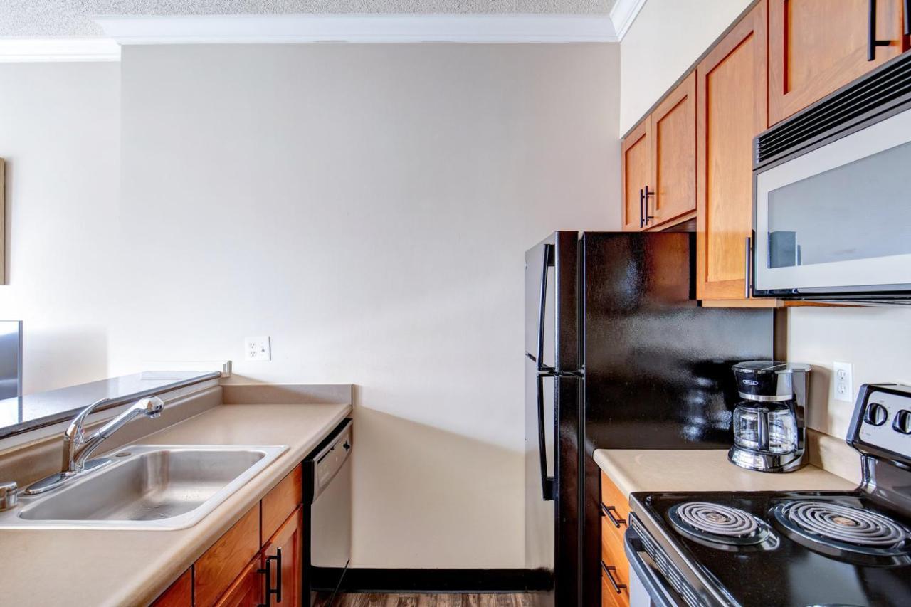 Downtown 1br W Gym Roof Nr Pike St Mkt Sea-202 Apartment
