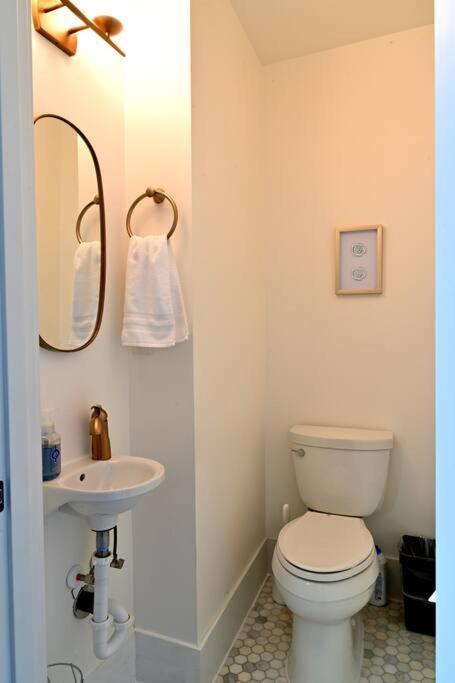 U-district Warmth 8 Mins Walk To Uw Holiday home Seattle