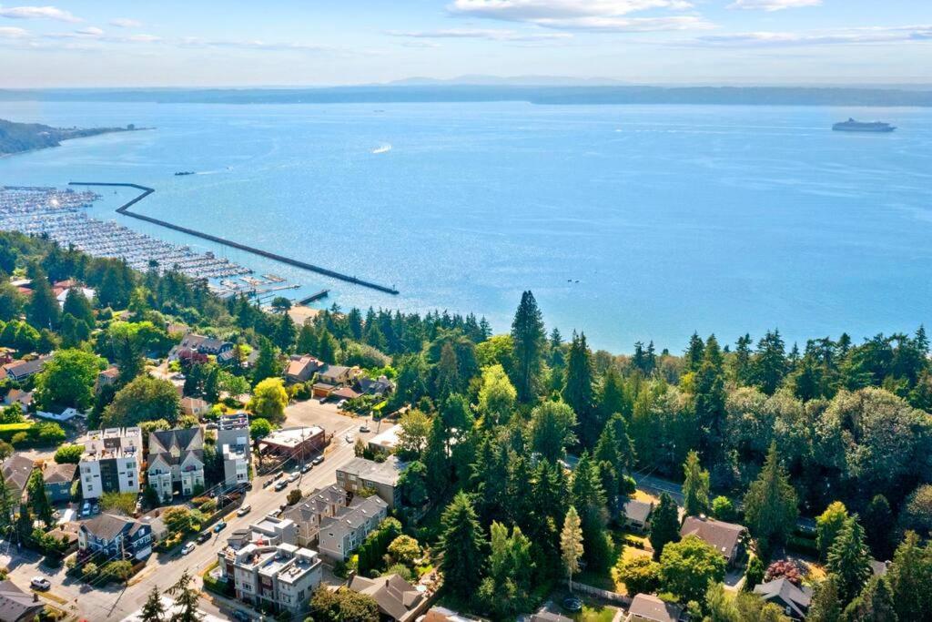 Golden Gardens Getaway-walk To & Waterfront